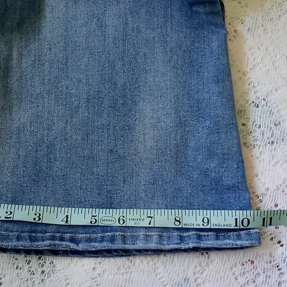 Gianni Bini 5 Pocket Button Fly Flare Leg Denim Jeans Size 7 - Picture 7 of 11
